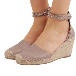 VALENTINO GARAVANI Rockstud 85 textured-leather wedge espadrilles EU39 US9